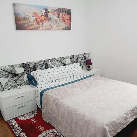Bernie's Roomss Витория
