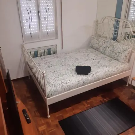 Homestay Bernie's Roomss *